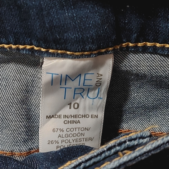 3 pairs of Classic Blue Women's capri Jeans - Picture 5 of 8